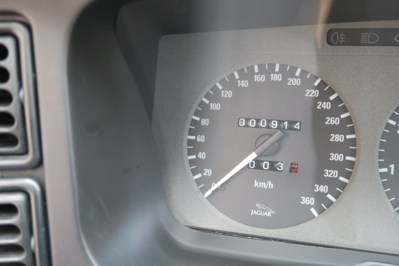 ジャガー&nbsp;XJ220&nbsp;中古車