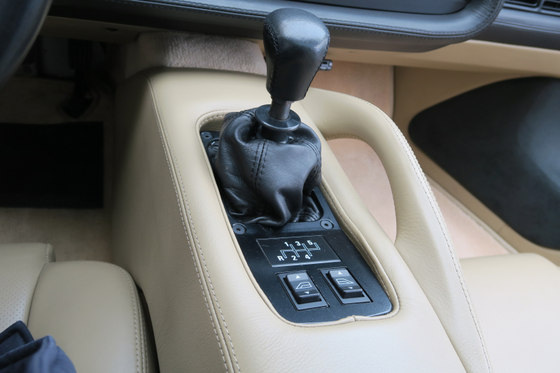 ジャガー&nbsp;XJ220&nbsp;中古車