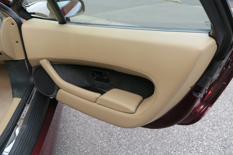 ジャガー&nbsp;XJ220&nbsp;中古車