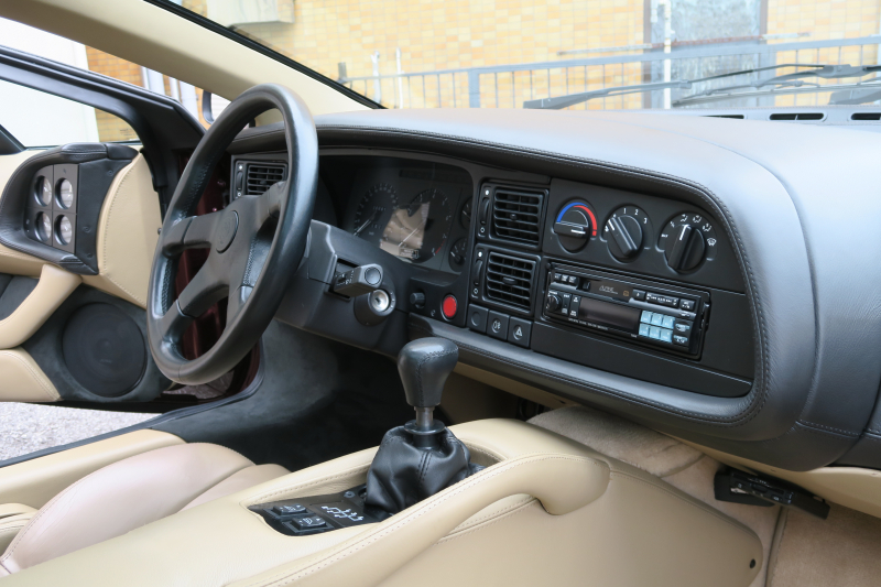 ジャガー&nbsp;XJ220&nbsp;中古車