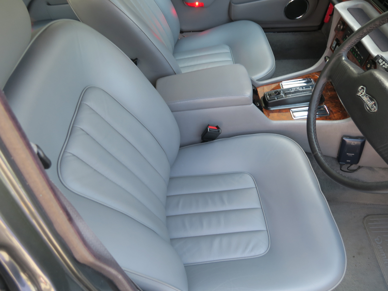 ディムラー Double-6 中古車