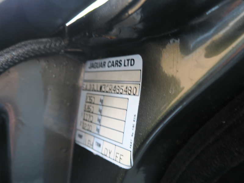 ディムラー Double-6 中古車