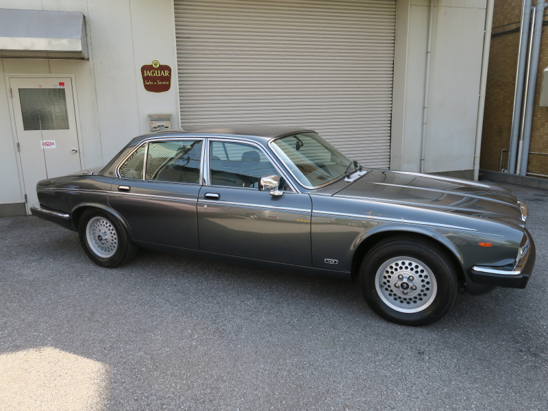 ディムラー Double-6 中古車