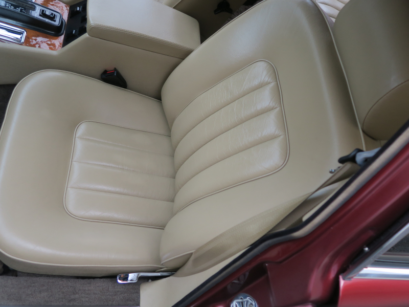 ディムラー Double-6 中古車