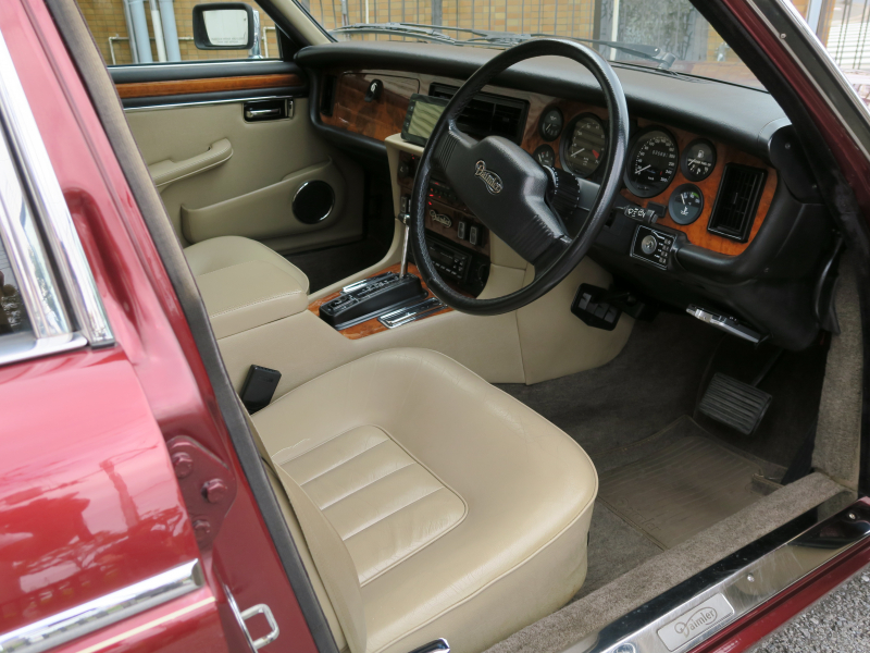 ディムラー Double-6 中古車