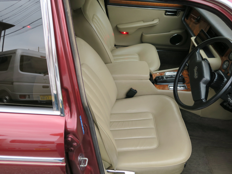 ディムラー Double-6 中古車