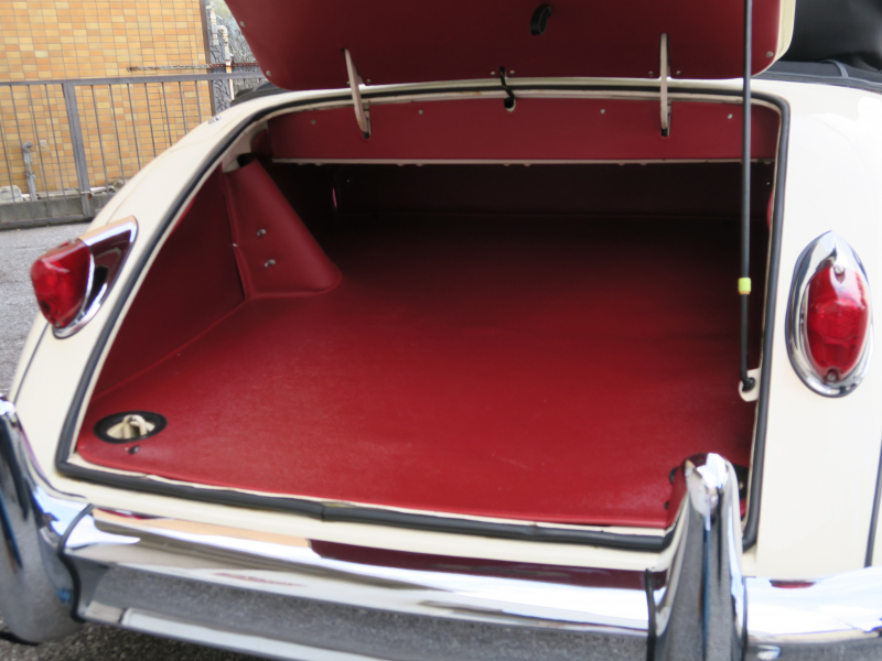 ジャガー XK150 DHC Restored by VICARAGE 中古車