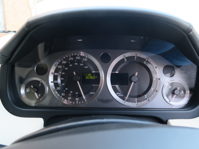 アストンマーティン DB9 中古車