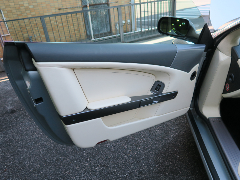 アストンマーティン DB9 中古車