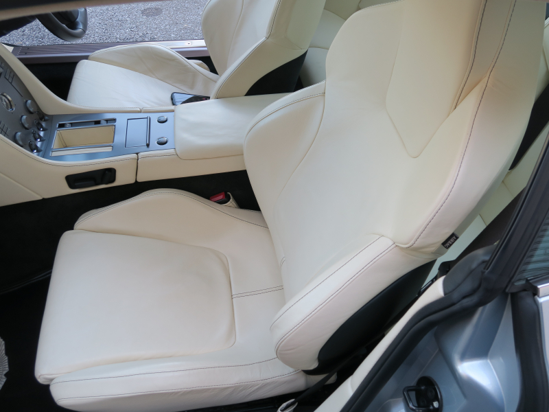 アストンマーティン DB9 中古車