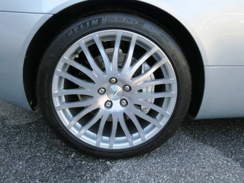 アストンマーティン DB9 中古車