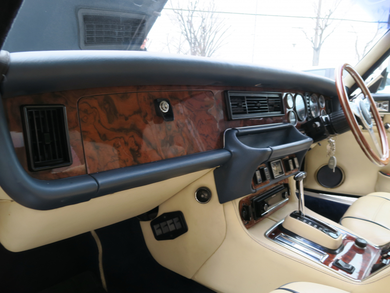 ジャガー&nbsp;XJ-6&nbsp;4.2C&nbsp;中古車