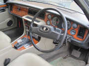 ディムラー Double-6 中古車