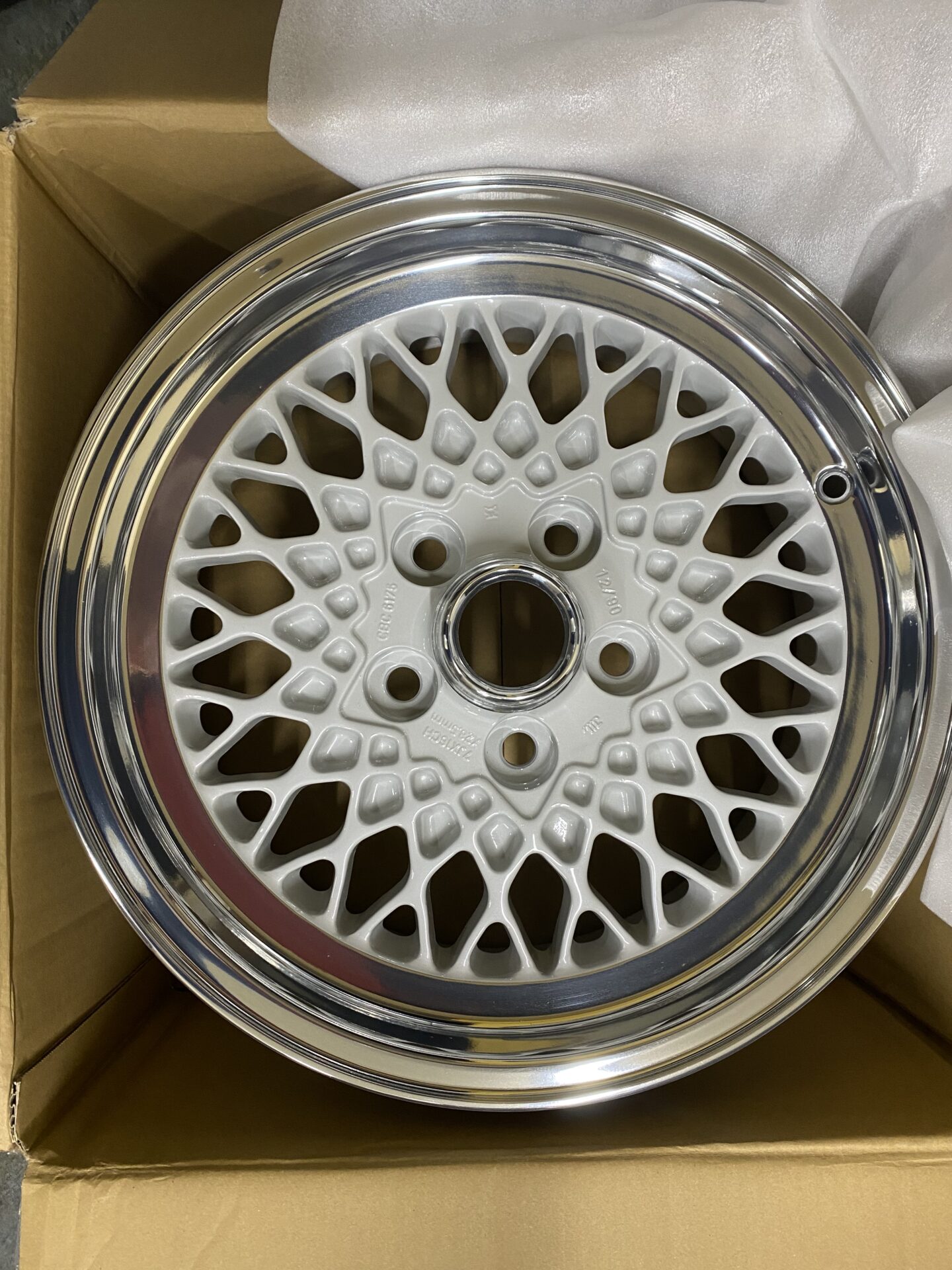 XJR ホイール 20